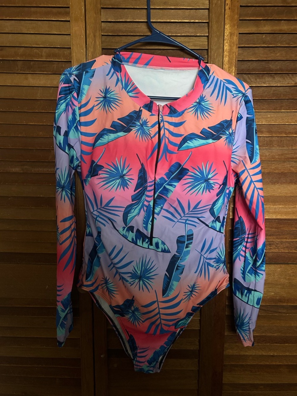 Long Sleeve Women's Tropical Print Rash Guard Swimsuit - Coral & Teal Sz xL